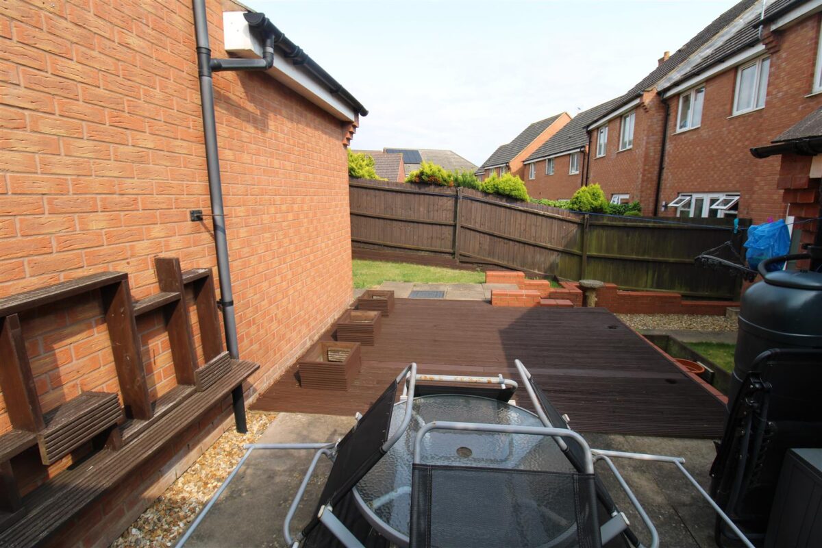 Nuthatch Close, Corby
