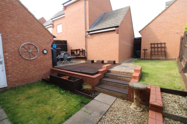 Nuthatch Close, Corby