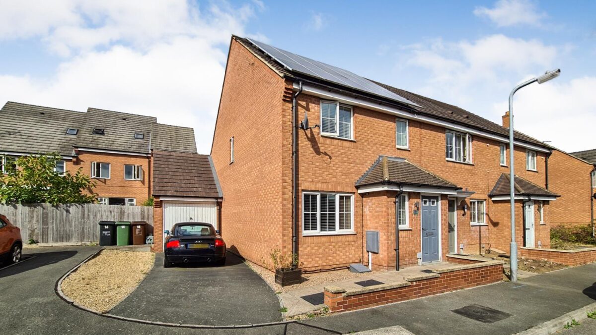 Nuthatch Close, Corby