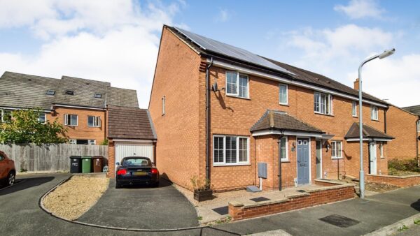 Nuthatch Close, Corby