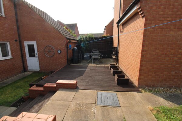 Nuthatch Close, Corby