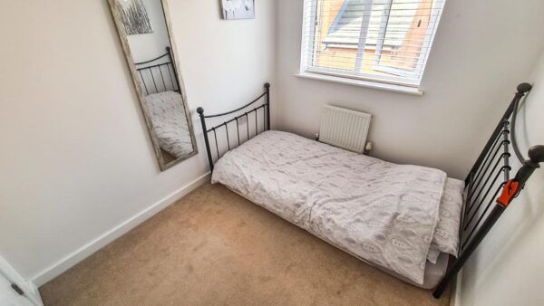 Nuthatch Close, Corby