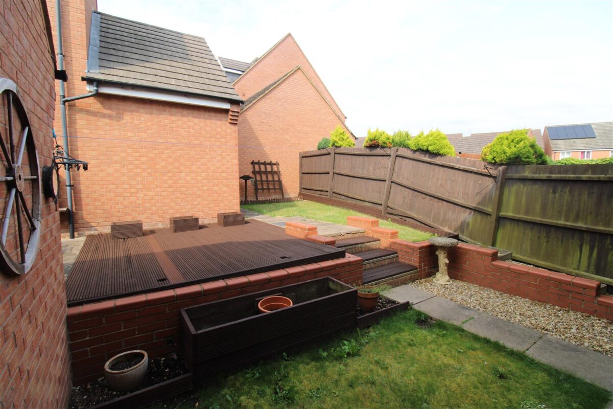 Nuthatch Close, Corby