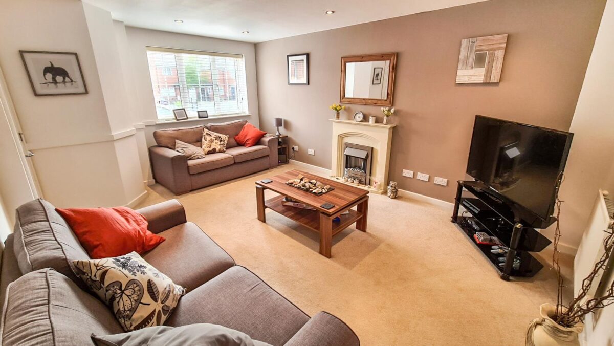 Nuthatch Close, Corby