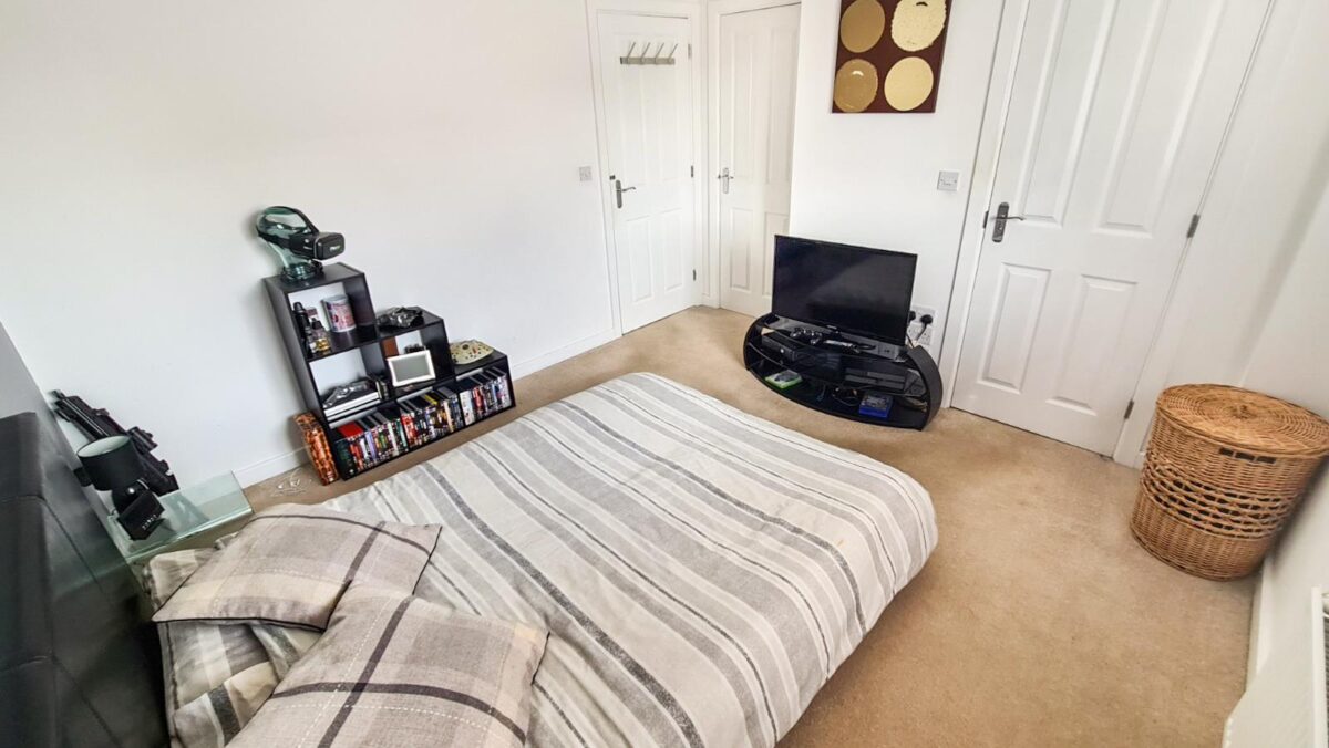 Nuthatch Close, Corby