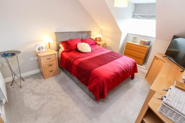 Stonehouse Crescent, Stanion