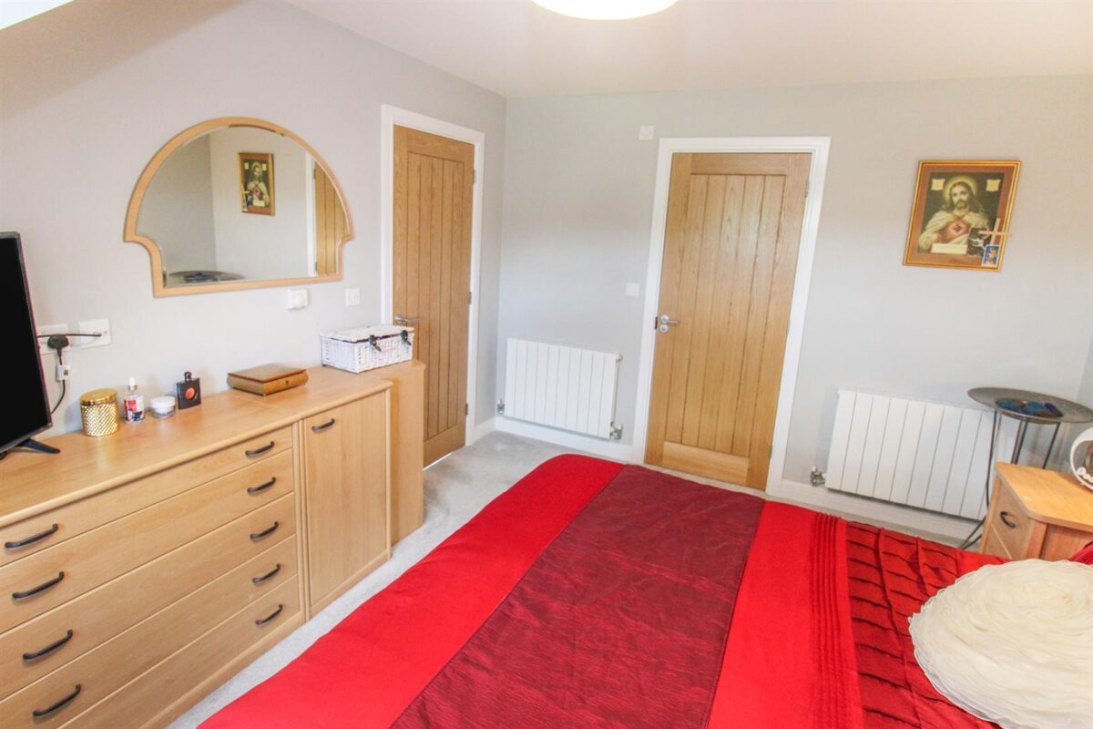 Stonehouse Crescent, Stanion