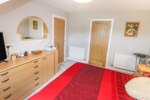 Stonehouse Crescent, Stanion
