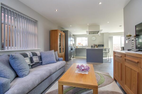 Stonehouse Crescent, Stanion