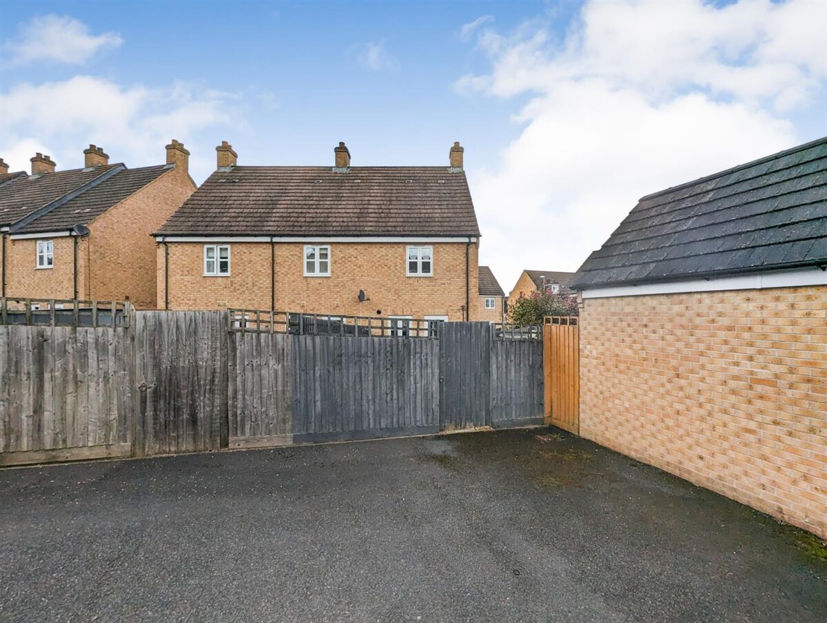 Savernake Drive, Corby