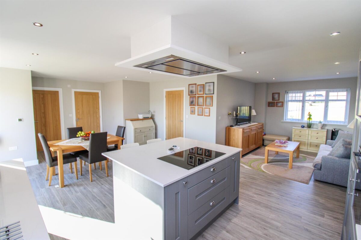 Stonehouse Crescent, Stanion