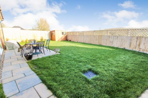 Stonehouse Crescent, Stanion