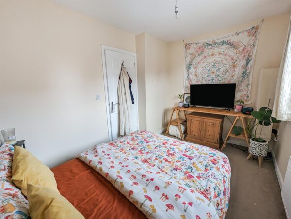 Savernake Drive, Corby