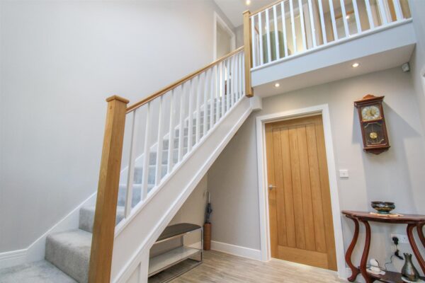Stonehouse Crescent, Stanion