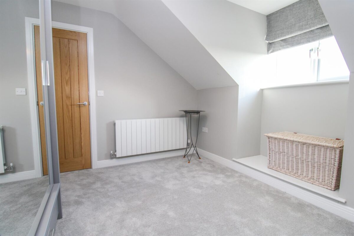 Stonehouse Crescent, Stanion