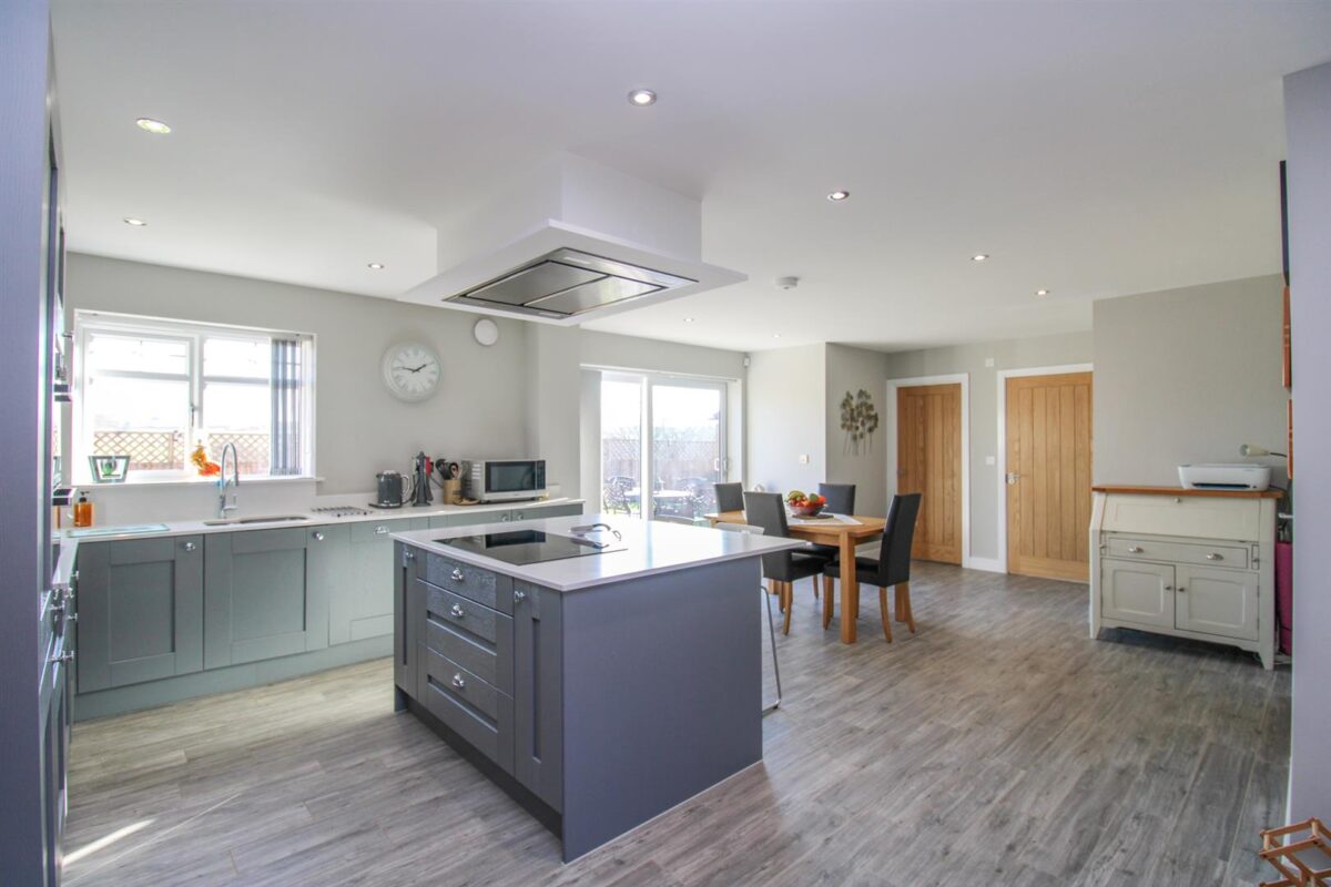 Stonehouse Crescent, Stanion