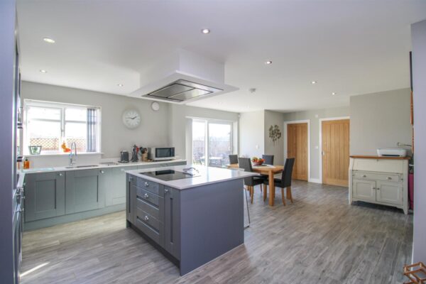 Stonehouse Crescent, Stanion