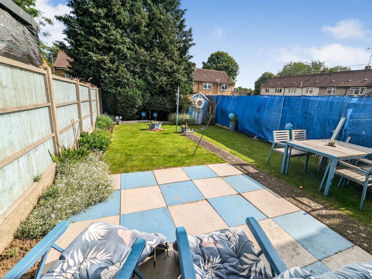 Barnsley Square, Corby