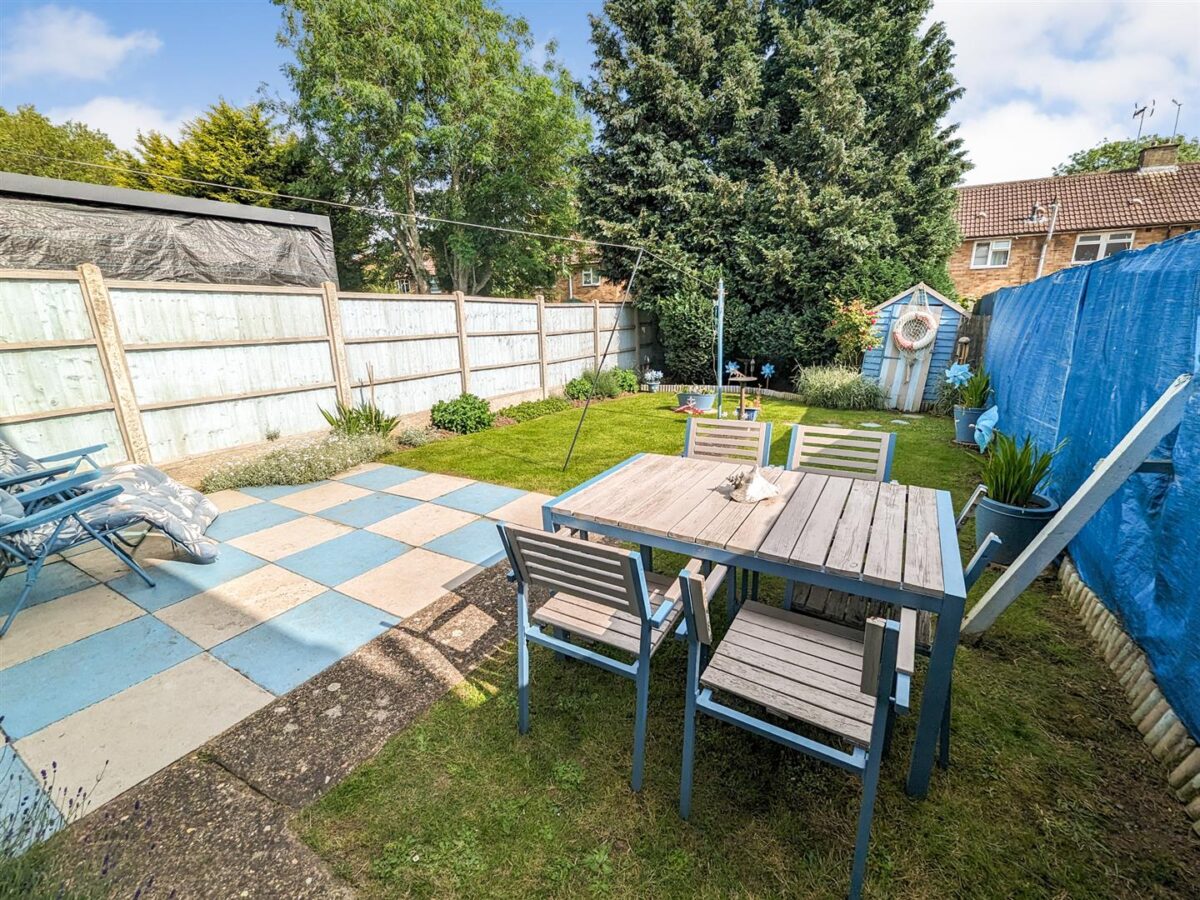 Barnsley Square, Corby