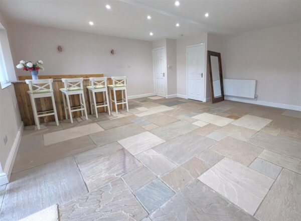 Hillside Crescent, Weldon, Corby