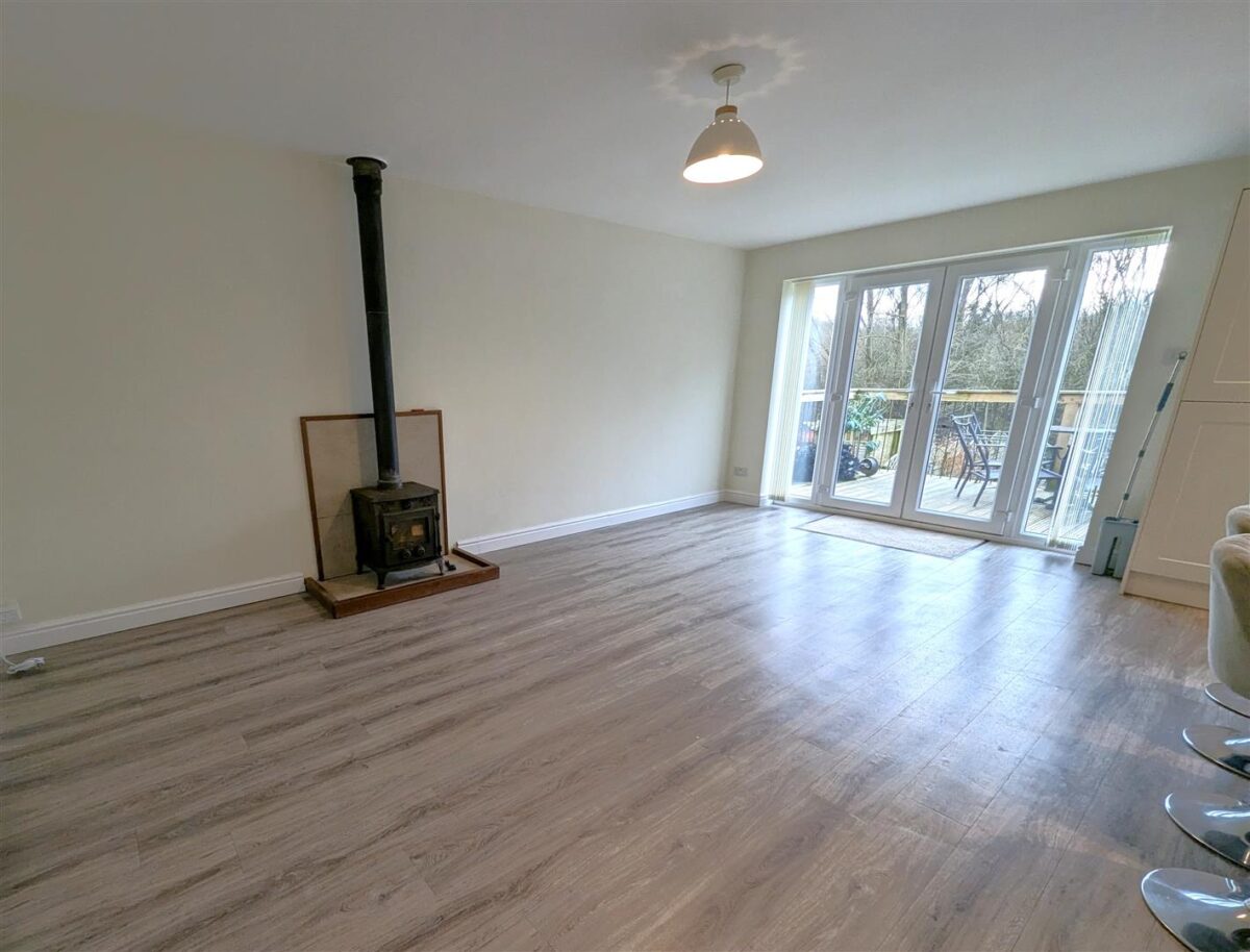Hillside Crescent, Weldon, Corby