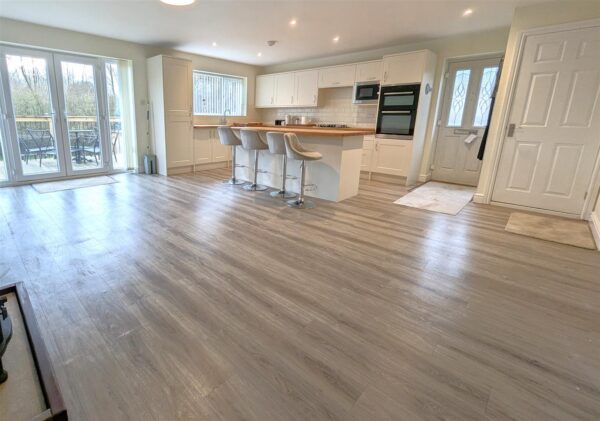 Hillside Crescent, Weldon, Corby