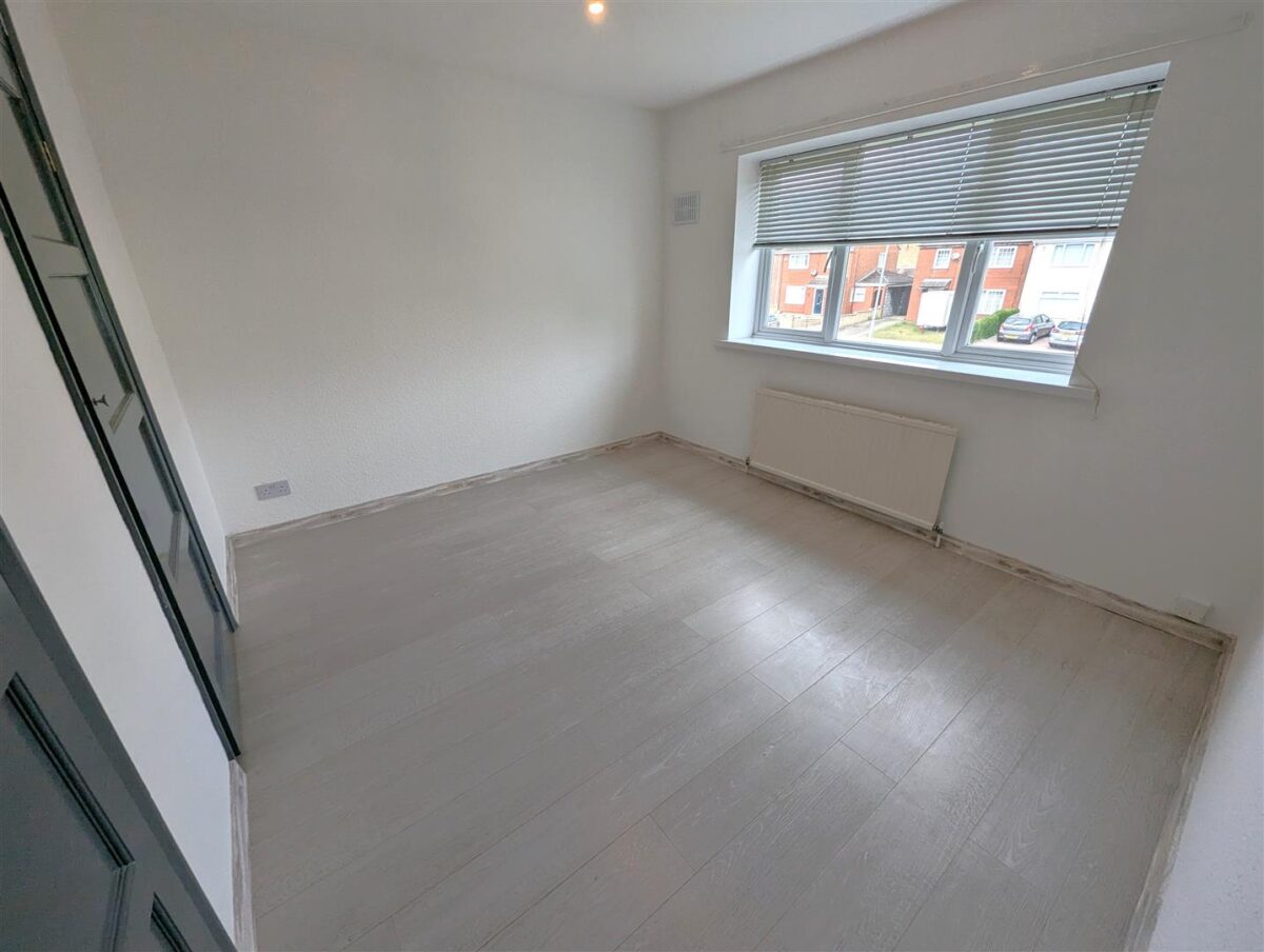 Willow Brook Road, Corby