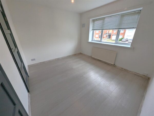 Willow Brook Road, Corby