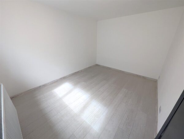 Willow Brook Road, Corby