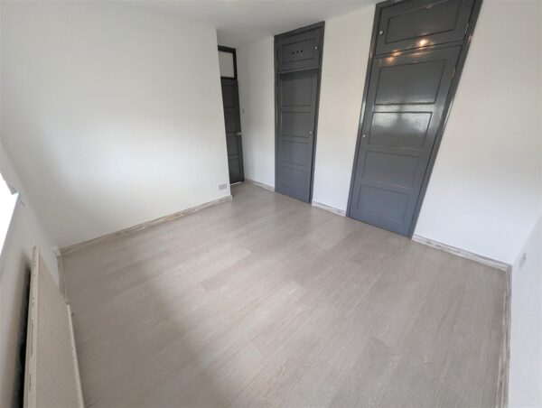 Willow Brook Road, Corby