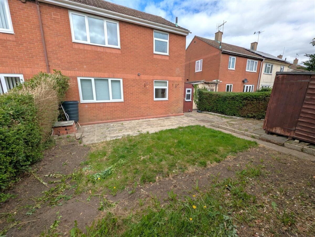 Willow Brook Road, Corby