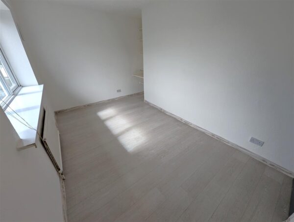 Willow Brook Road, Corby