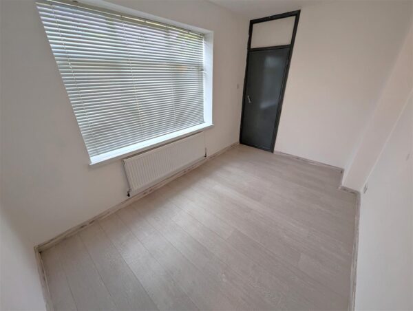 Willow Brook Road, Corby