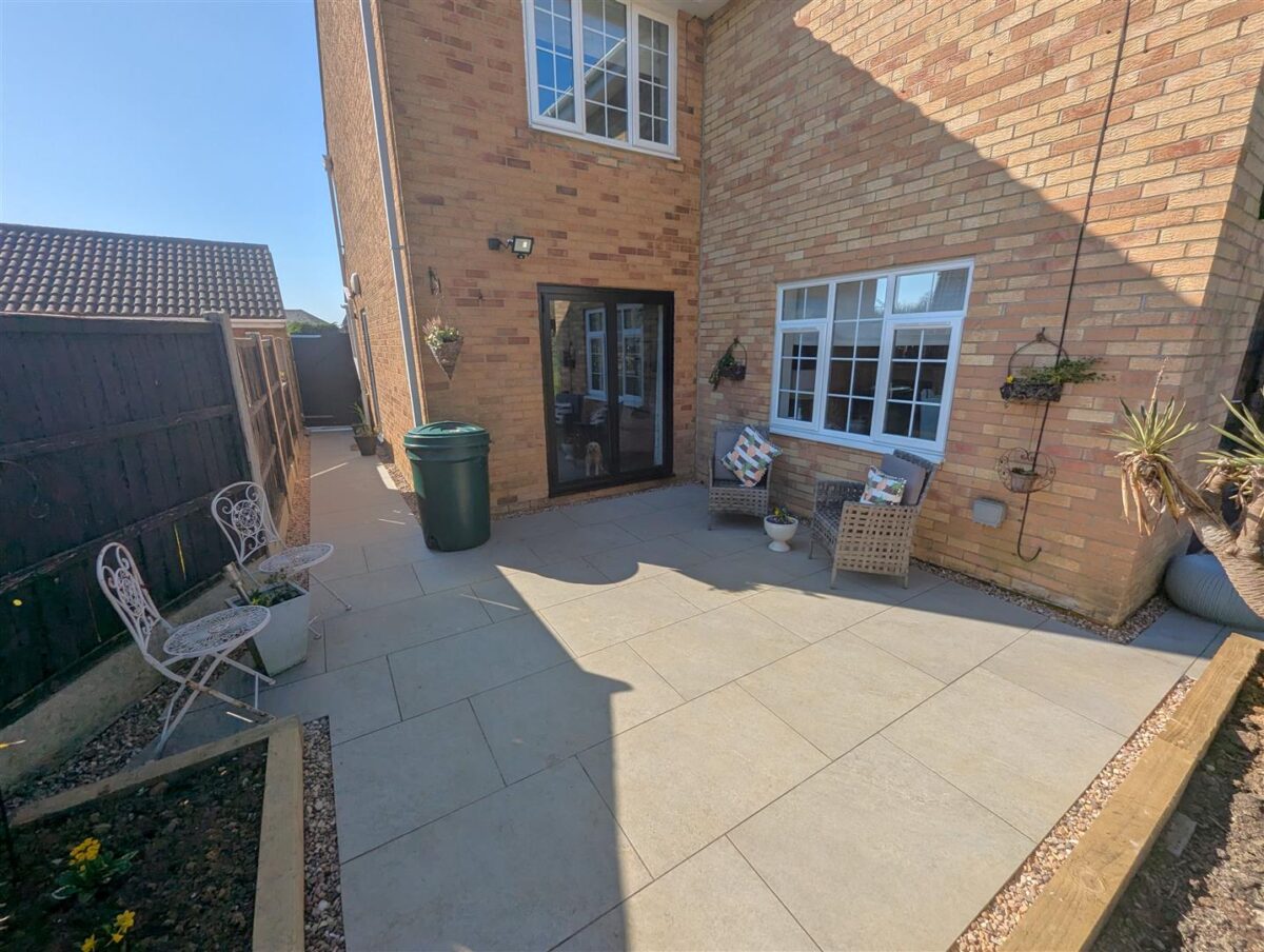 Home Close, Great Oakley, Corby