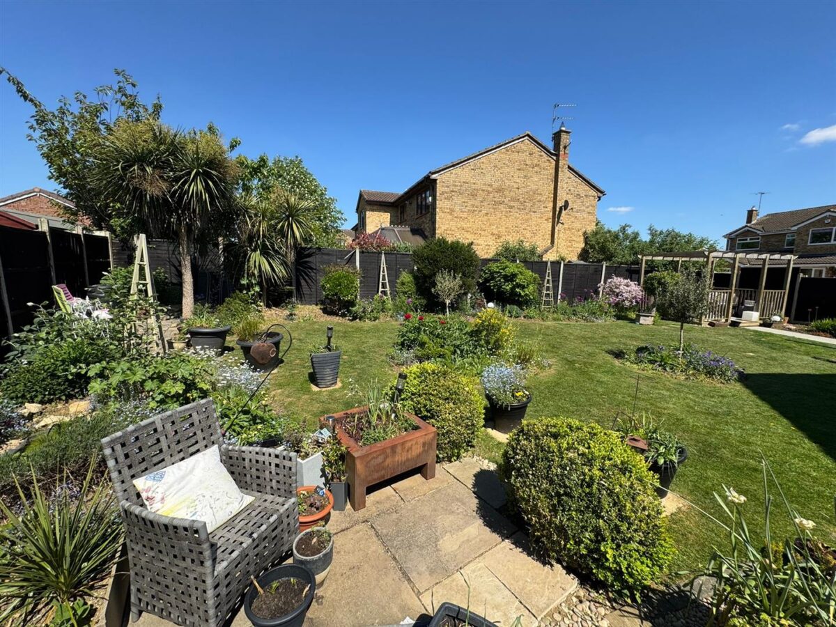 Home Close, Great Oakley, Corby