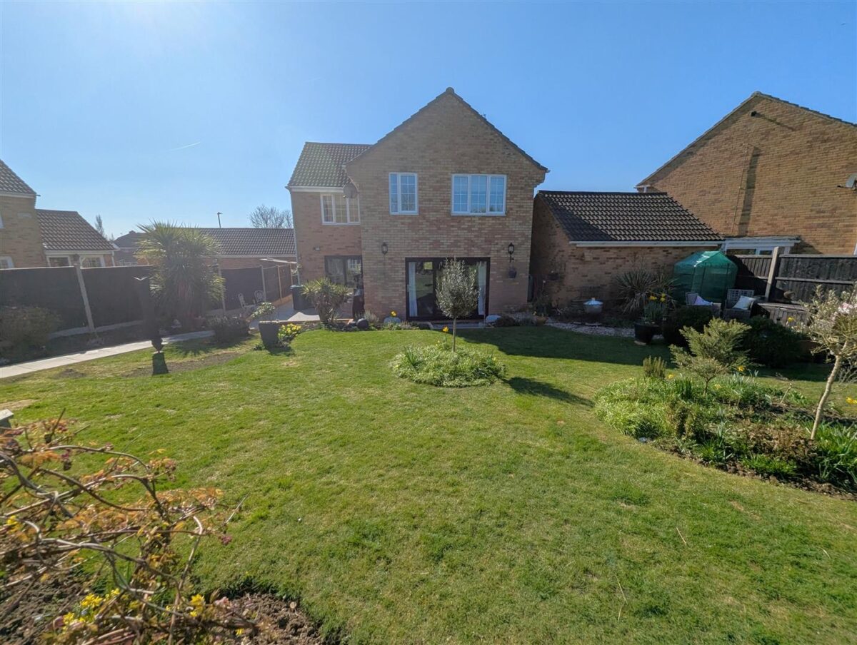 Home Close, Great Oakley, Corby