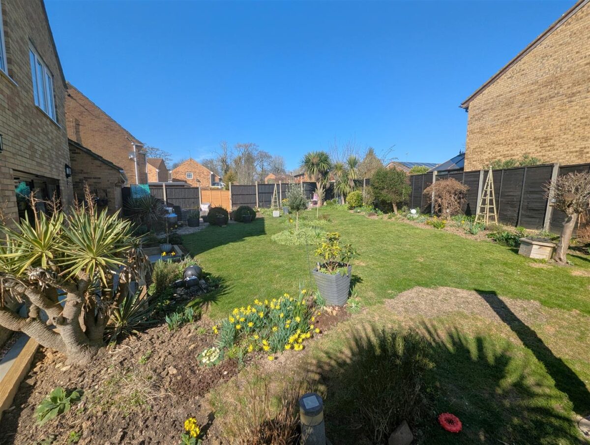 Home Close, Great Oakley, Corby