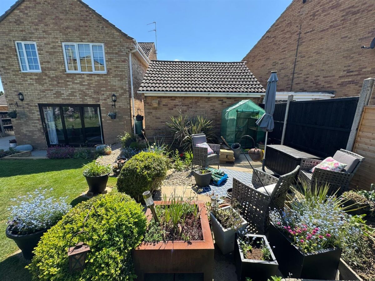 Home Close, Great Oakley, Corby