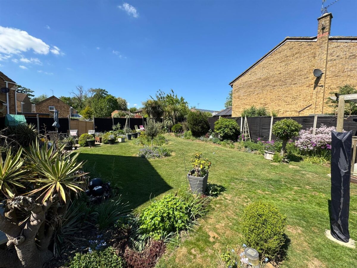 Home Close, Great Oakley, Corby