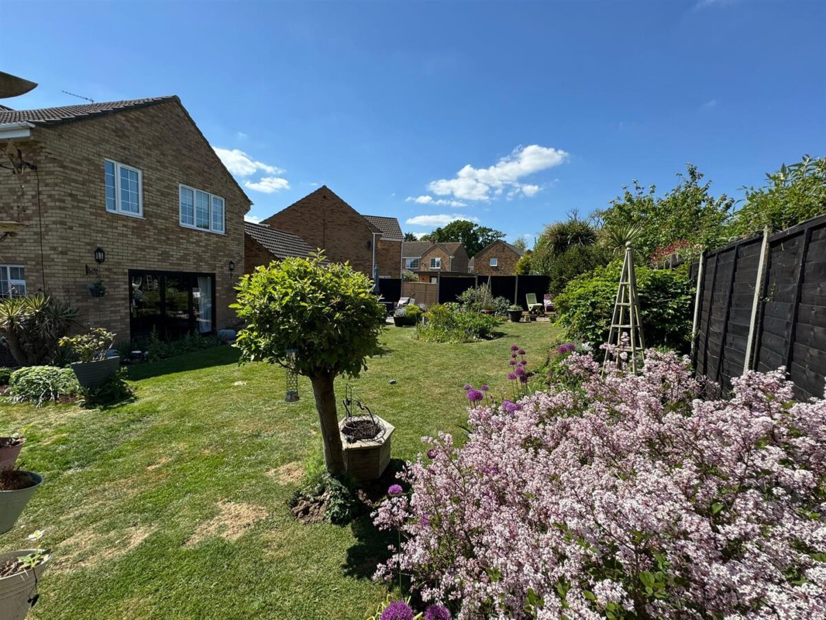 Home Close, Great Oakley, Corby