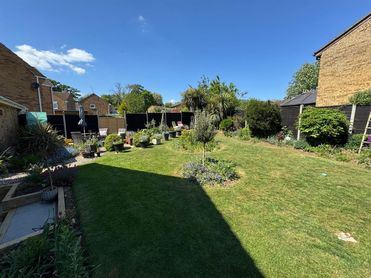 Home Close, Great Oakley, Corby