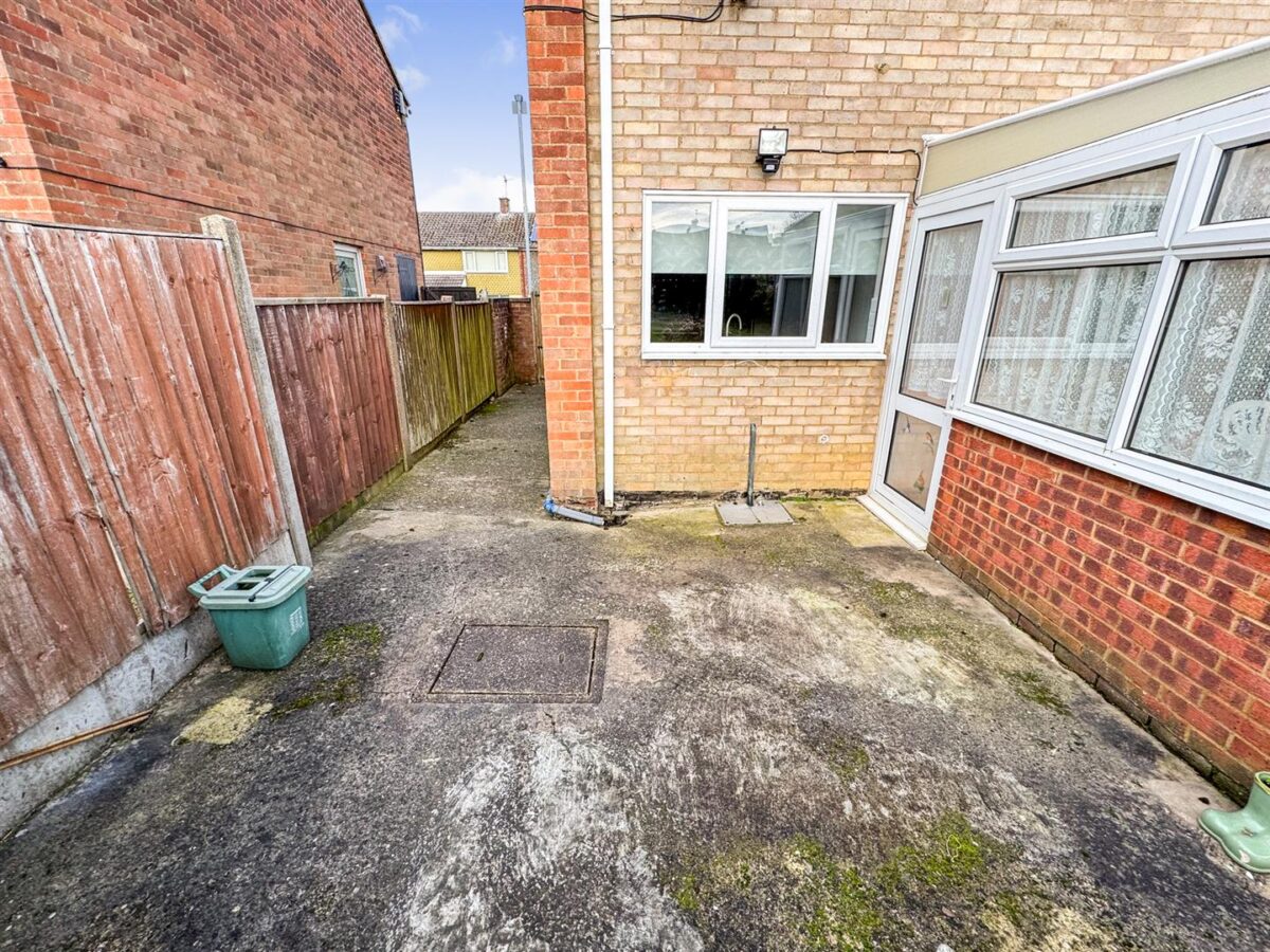 Canford Green, Corby