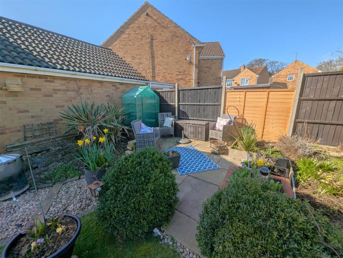 Home Close, Great Oakley, Corby