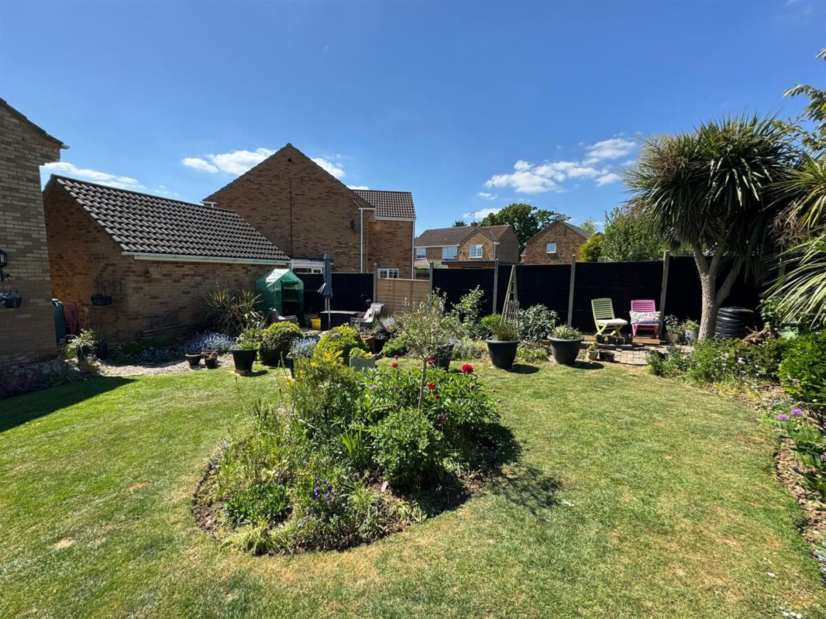 Home Close, Great Oakley, Corby
