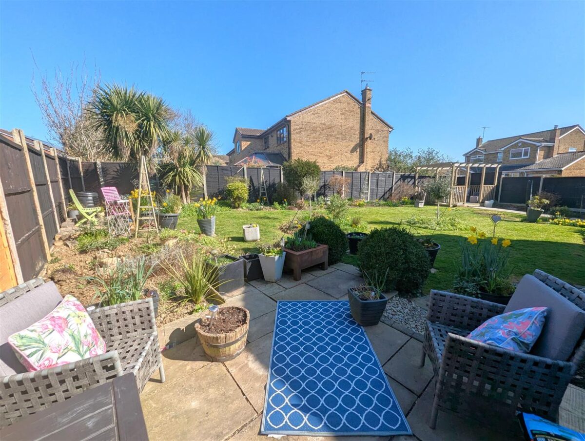 Home Close, Great Oakley, Corby