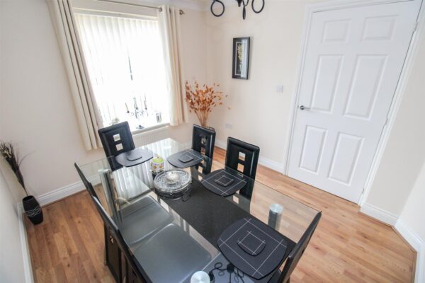 Dunnock Road, Corby
