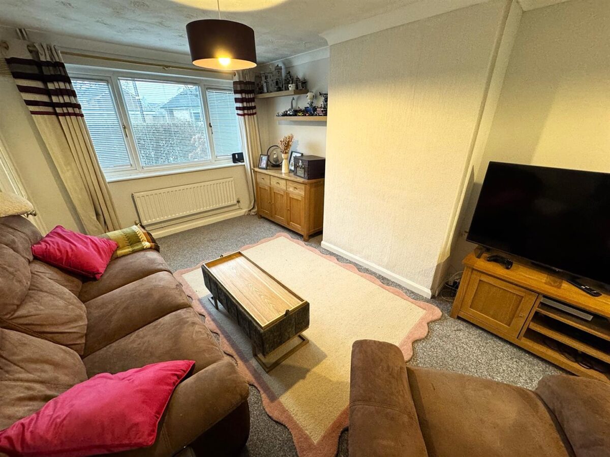 Farmstead Road, Corby