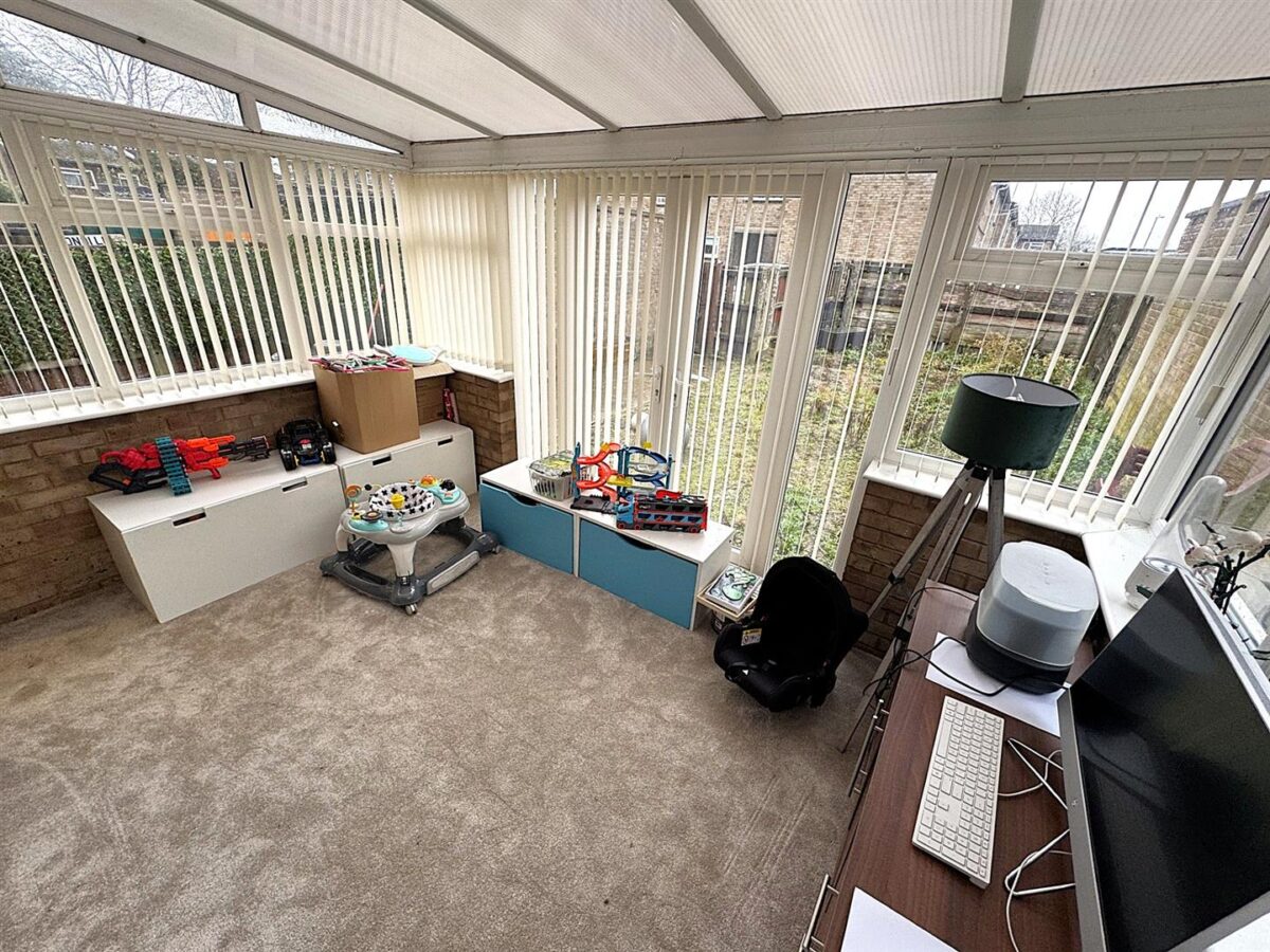 Jura Close, Corby