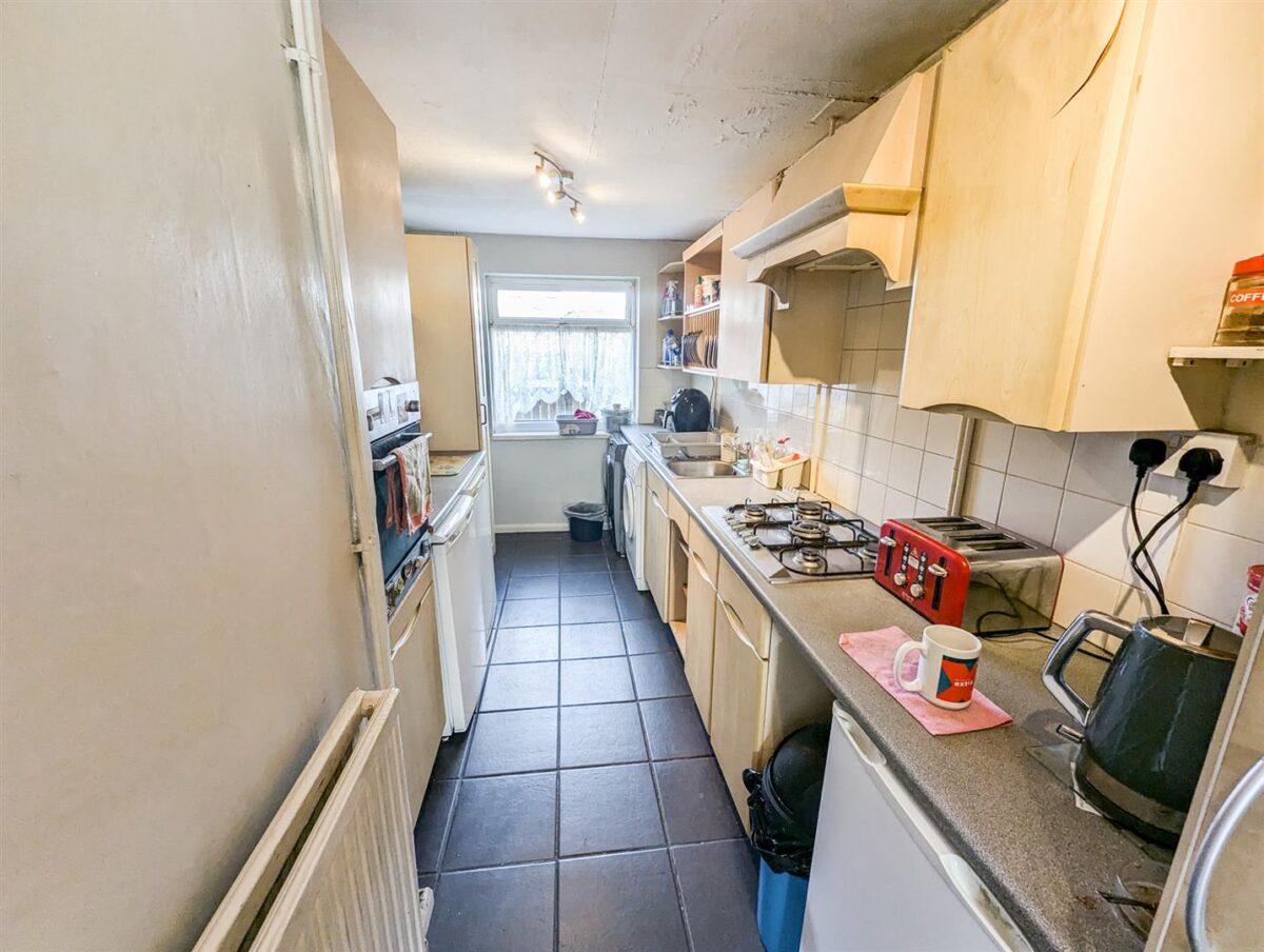 Croyde Avenue, Corby