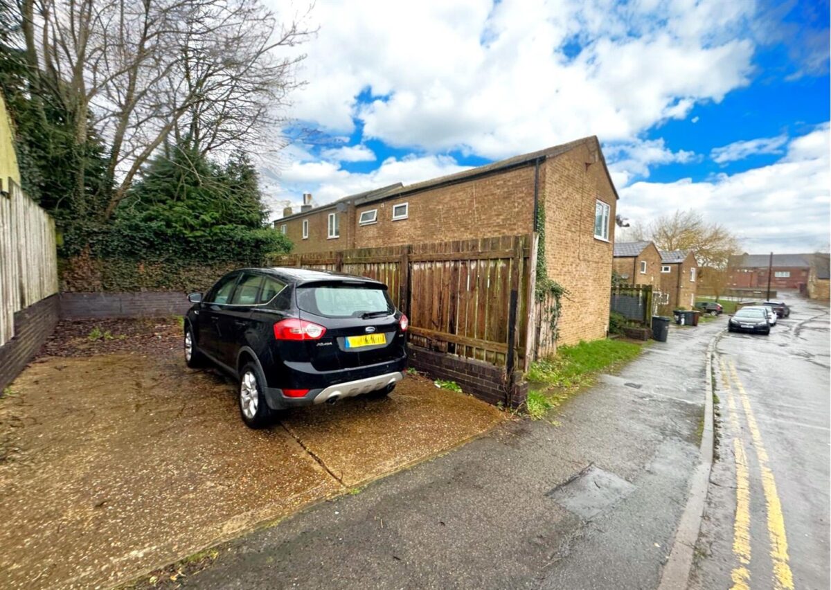 Meeting Lane, Corby